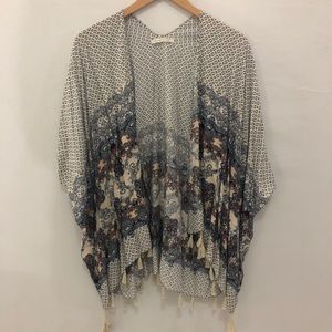 Do Everything in Love Ivory Blue Paisley Kimono